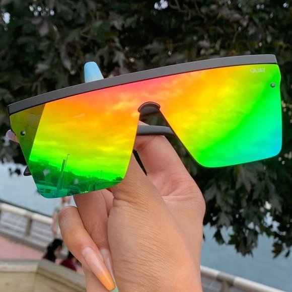 Quay Australia Hindsight Rainbow / Matte Black - Picture 4 of 8